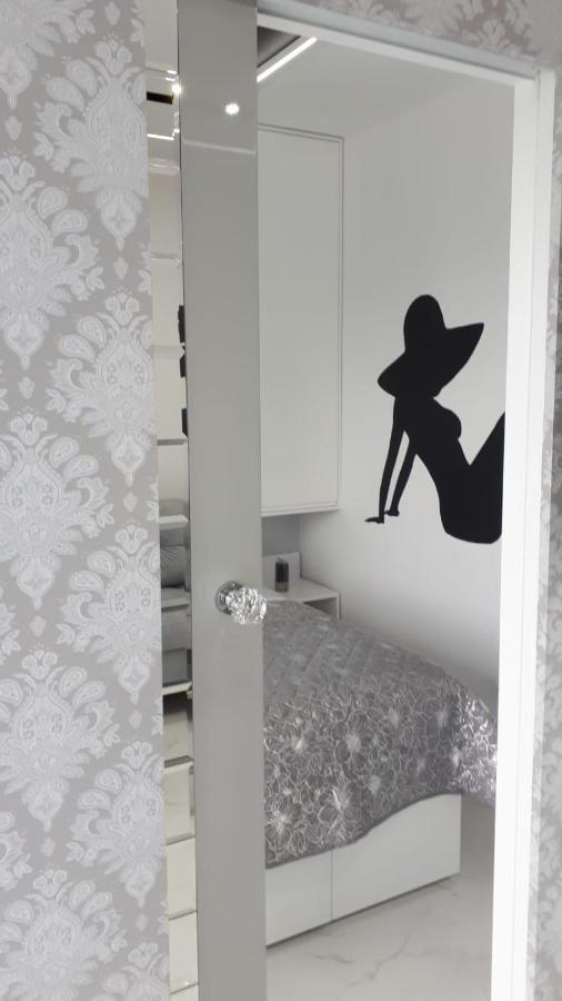 Luxury Apartment - 3 Lakes Katowice Ngoại thất bức ảnh